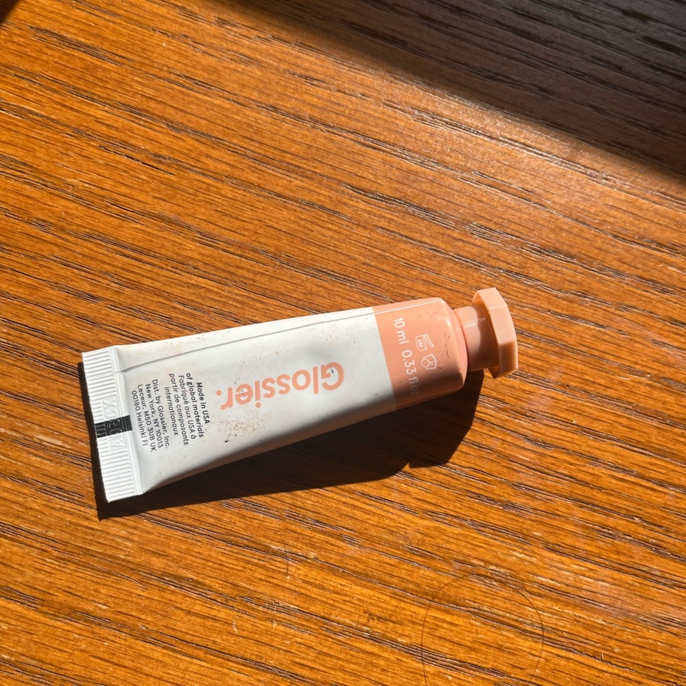 Glossier Cloud Paint in Dusk